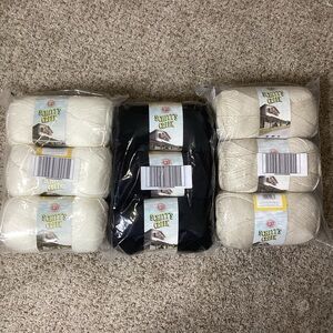 9 Skeins Lion Brand Yarn 7 Oz White Black Tan NEW